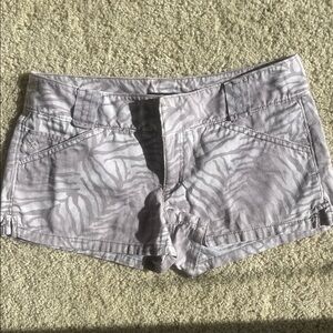SOLD✨✨✨vintage express low rise zebra shorts🦓